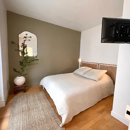 Alex In Montmartre Apartment Paris